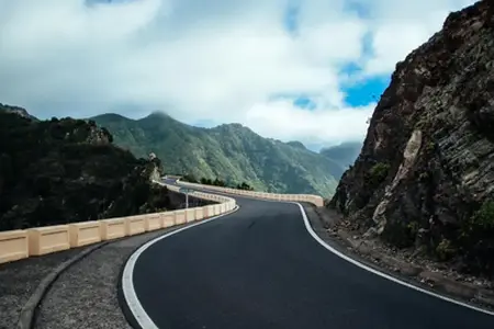 Wegweisende Technik: Eine rollende Überführung kann auf Autobahnen Leben und Nerven retten – Video