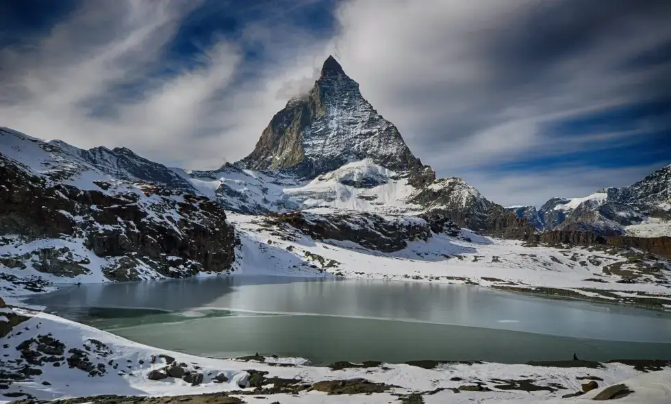 Jazda przez wspaniałe krajobrazy Szwajcarii: znaczenie winiety